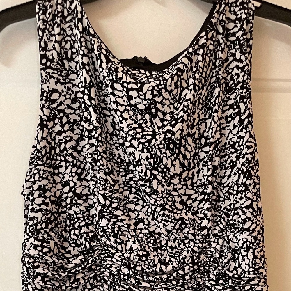 Black and White Abstract Print Sleeveless Dress
